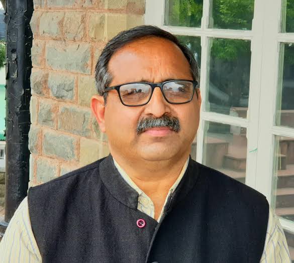 चेस्टर हिल मामले में कांग्रेस सरकार पर बरसे रणधीर शर्मा, बोले भाजपा के दबाव में हुई कार्रवाई