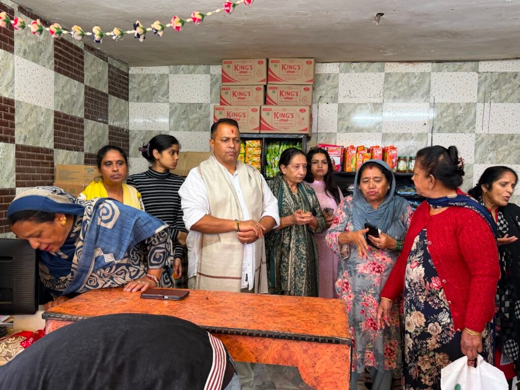 कनलोग वार्ड में खुली उचित मूल्य की दुकान, 50 साल पुरानी मांग हुई पूरी